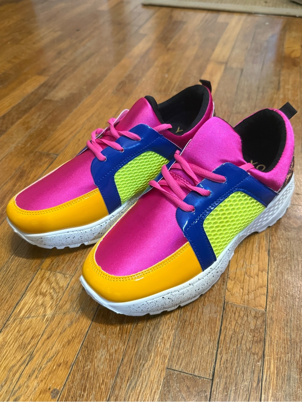 Yoki Women’s Colorblock Sneakers NWOB